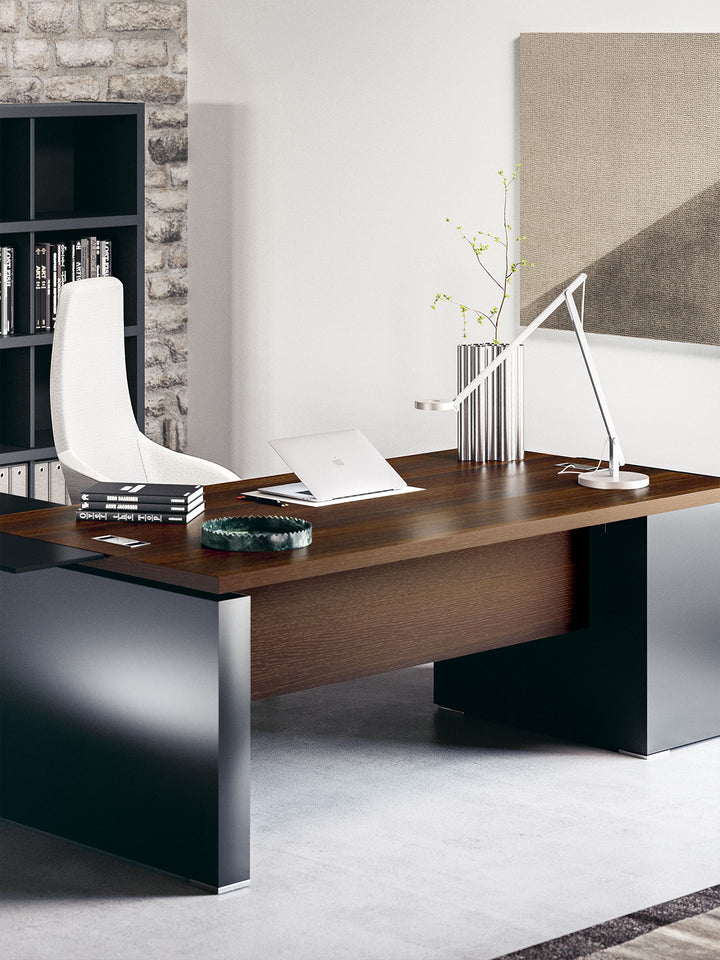 String T1 Table Lamp (TW)