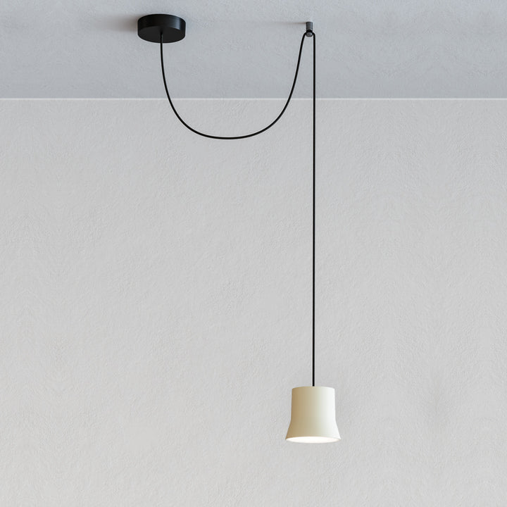 Gio Decentrata Pendant